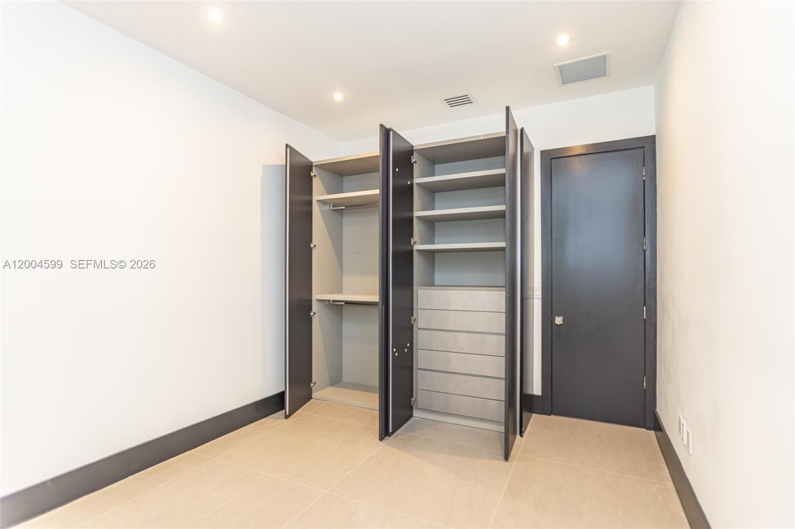 2440 N Shore Ter, Miami Beach FL 33141
