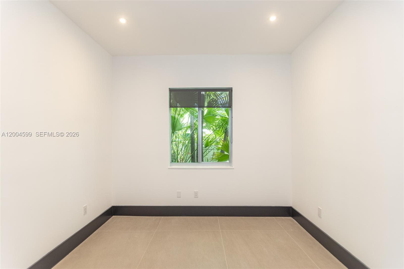 2440 N Shore Ter, Miami Beach FL 33141