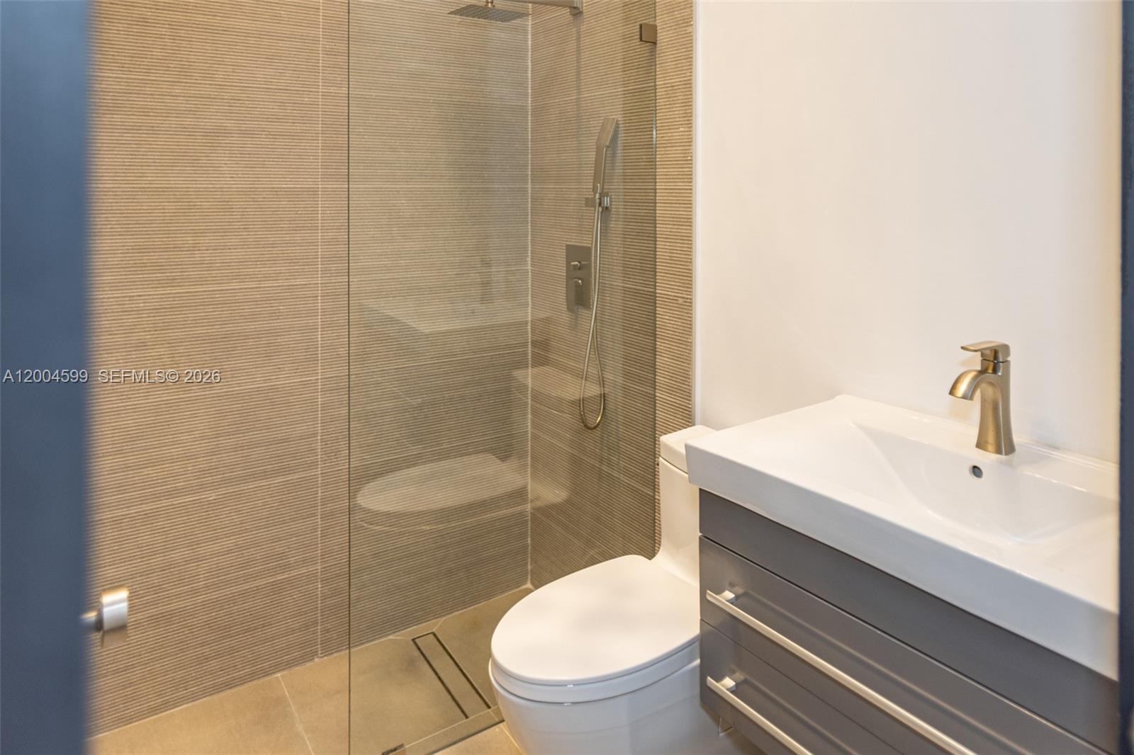2440 N Shore Ter, Miami Beach FL 33141