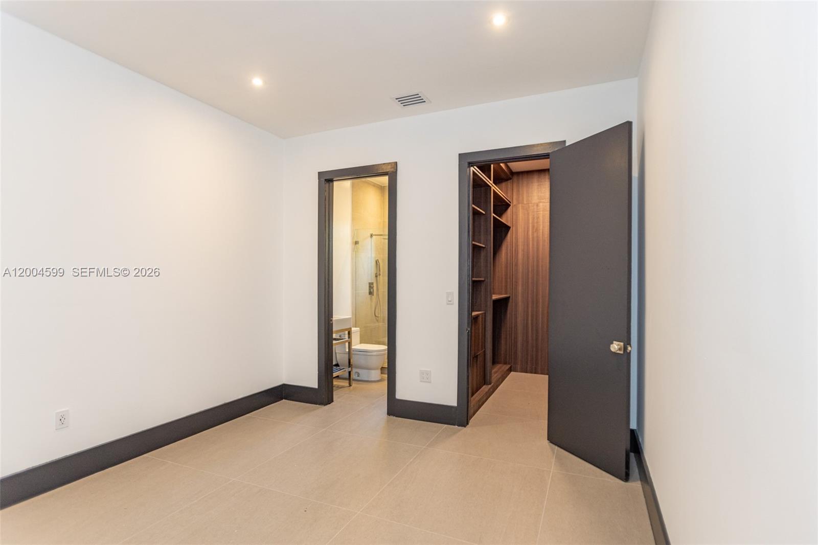 2440 N Shore Ter, Miami Beach FL 33141