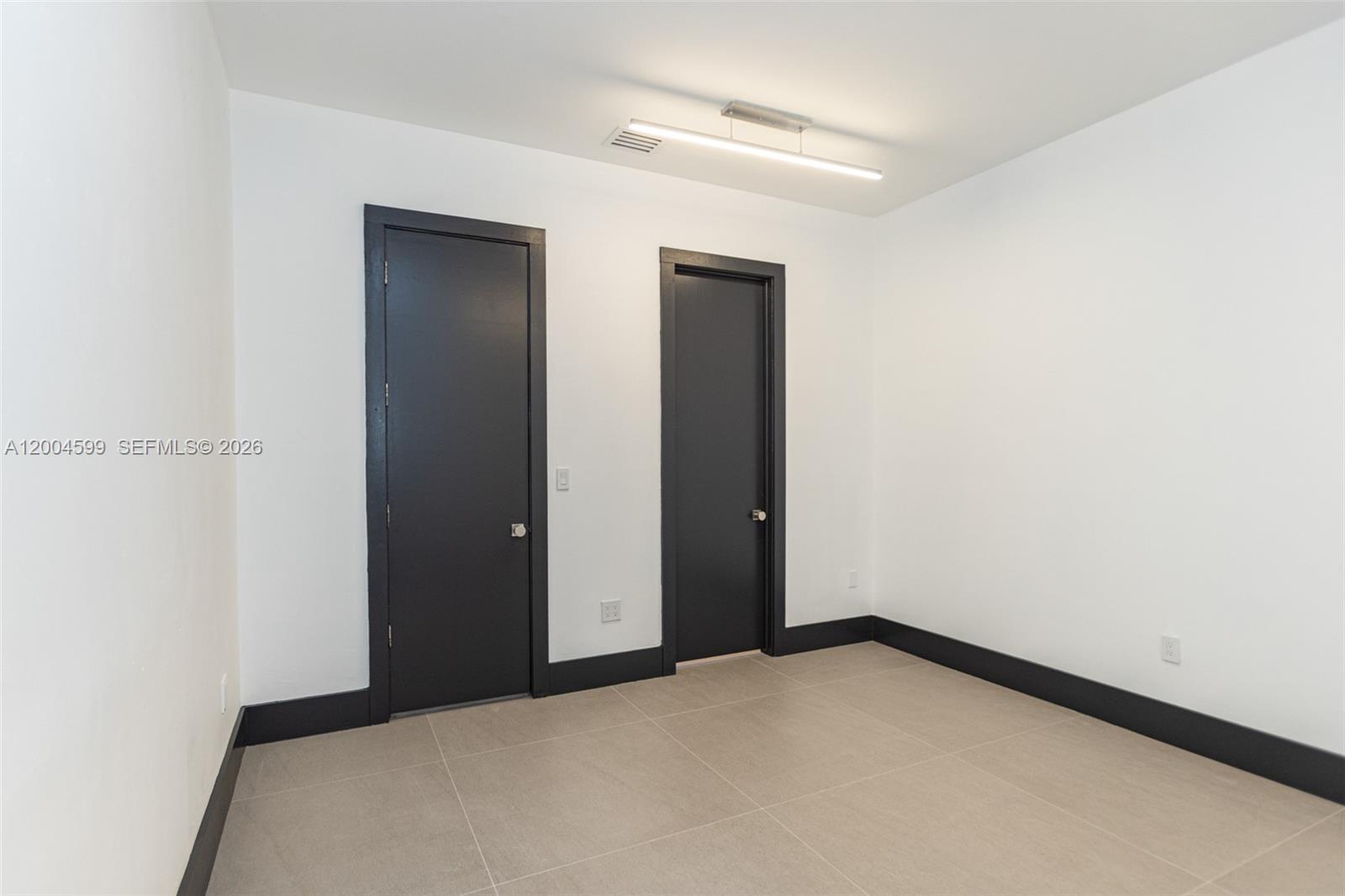 2440 N Shore Ter, Miami Beach FL 33141
