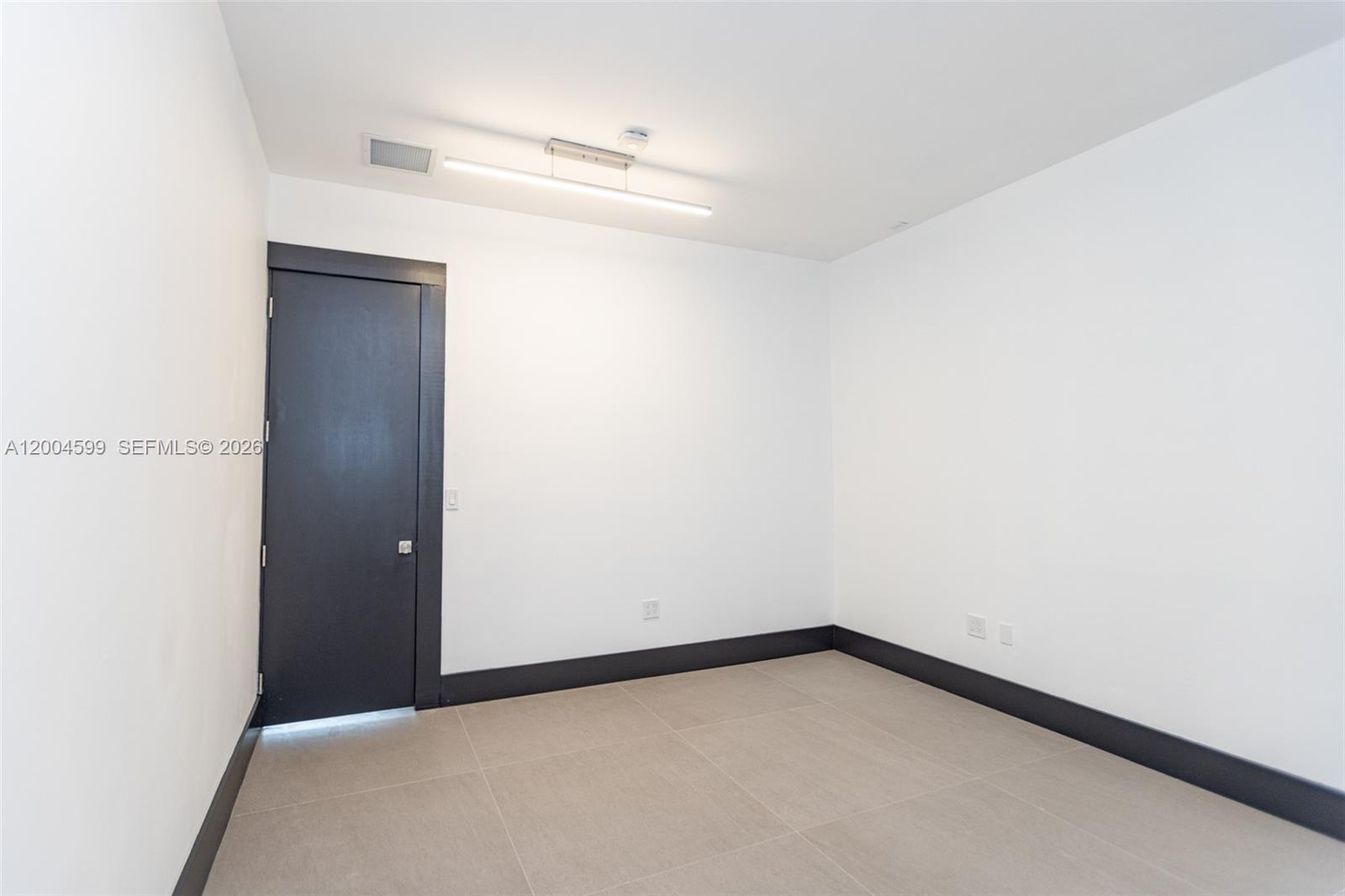 2440 N Shore Ter, Miami Beach FL 33141