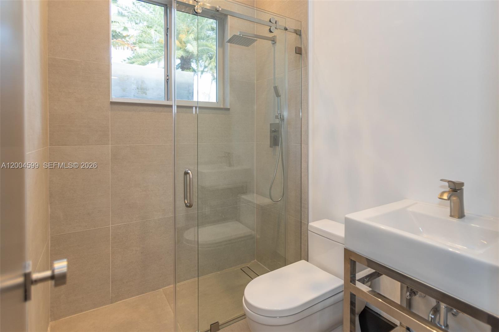 2440 N Shore Ter, Miami Beach FL 33141