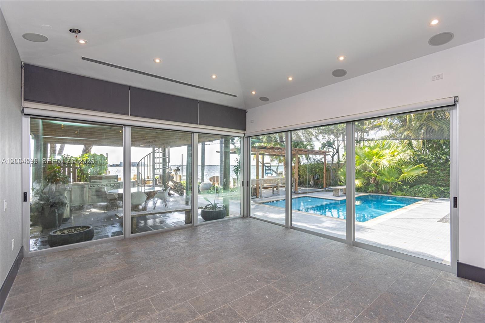 2440 N Shore Ter, Miami Beach FL 33141