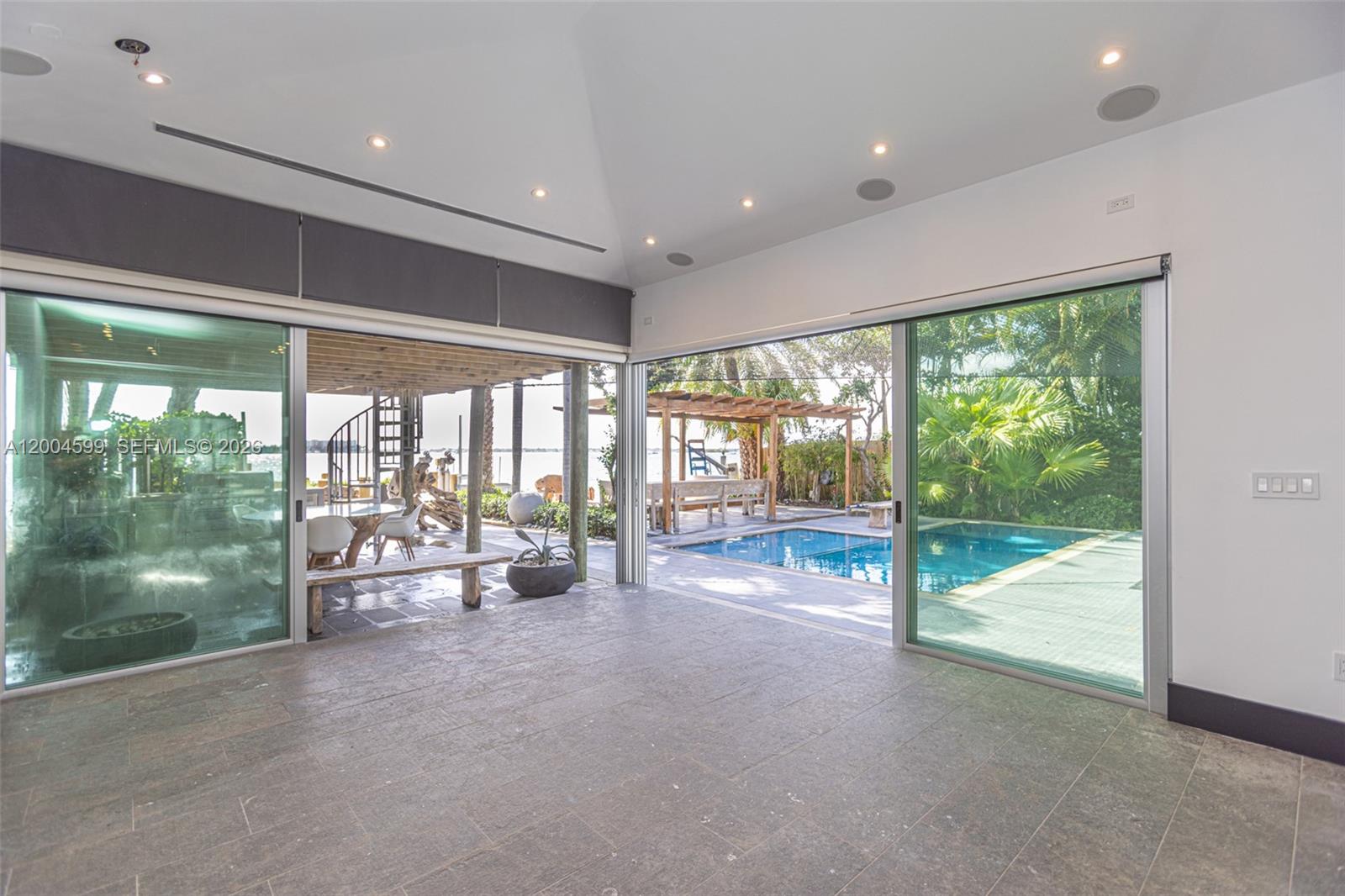 2440 N Shore Ter, Miami Beach FL 33141
