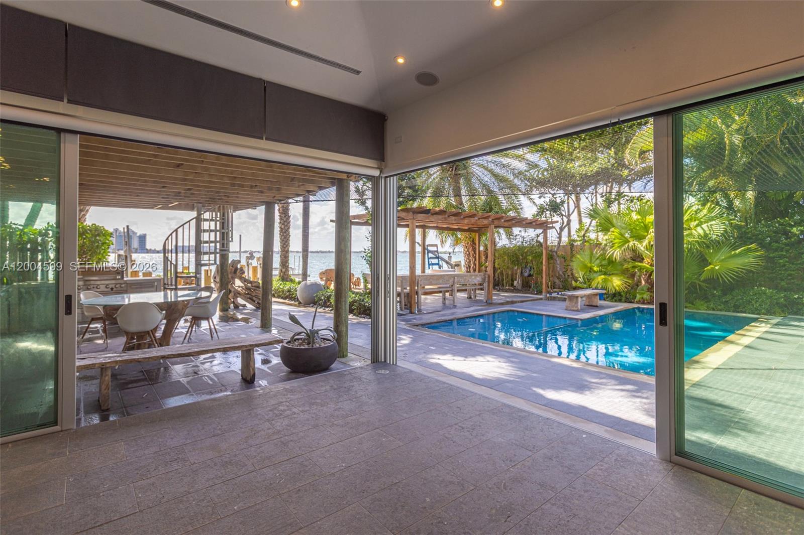 2440 N Shore Ter, Miami Beach FL 33141