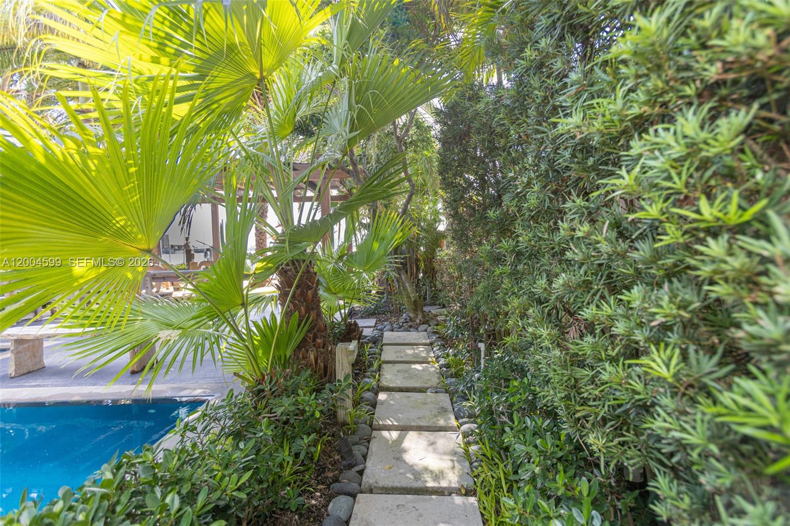 2440 N Shore Ter, Miami Beach FL 33141