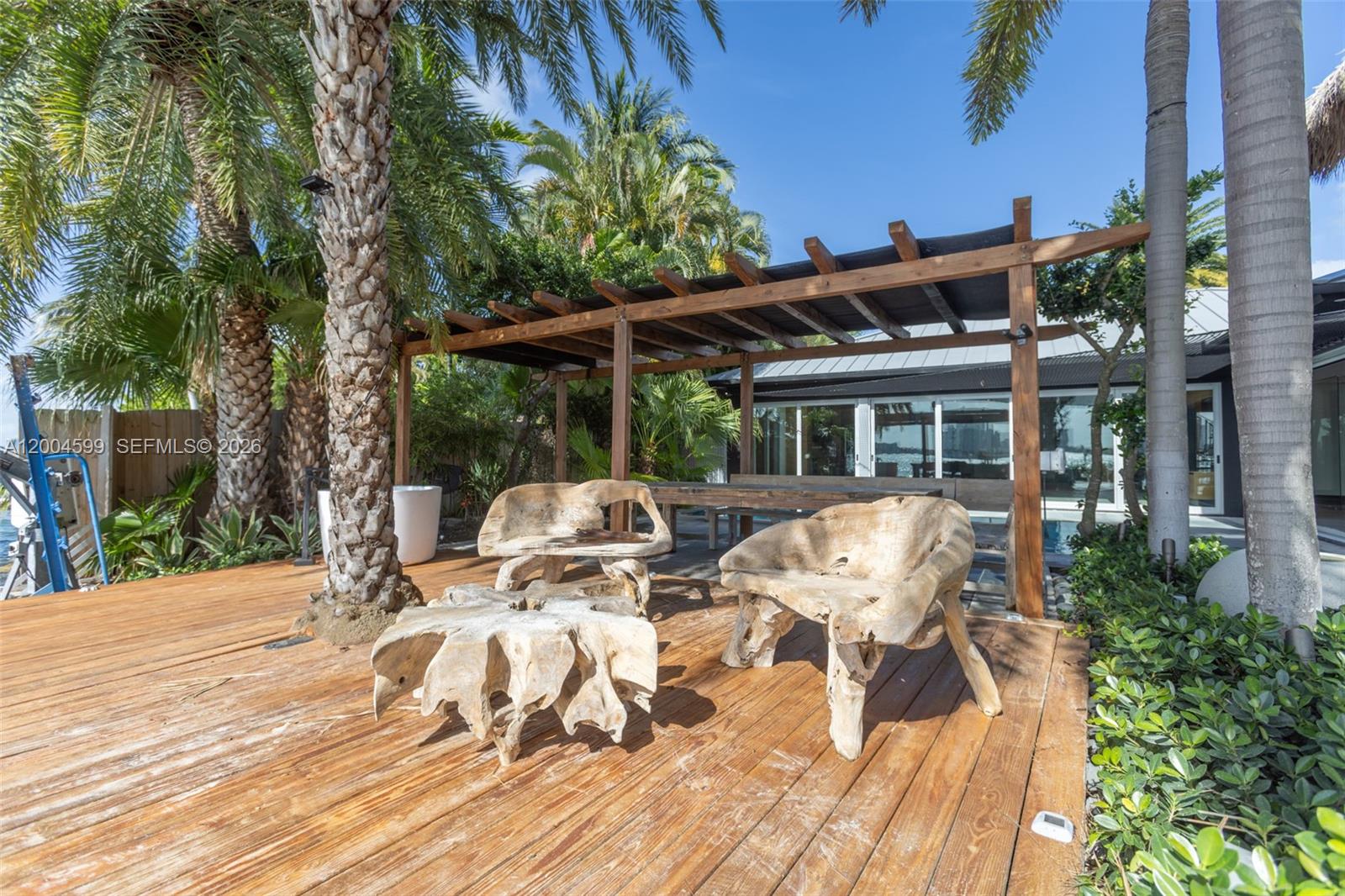 2440 N Shore Ter, Miami Beach FL 33141