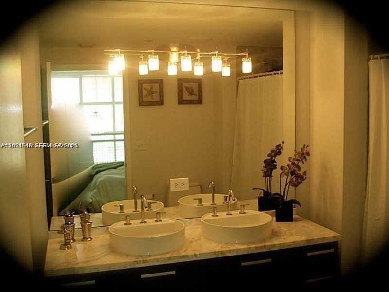 244 Biscayne Blvd #647, Miami FL 33132