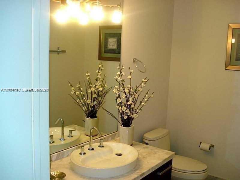 244 Biscayne Blvd #647, Miami FL 33132