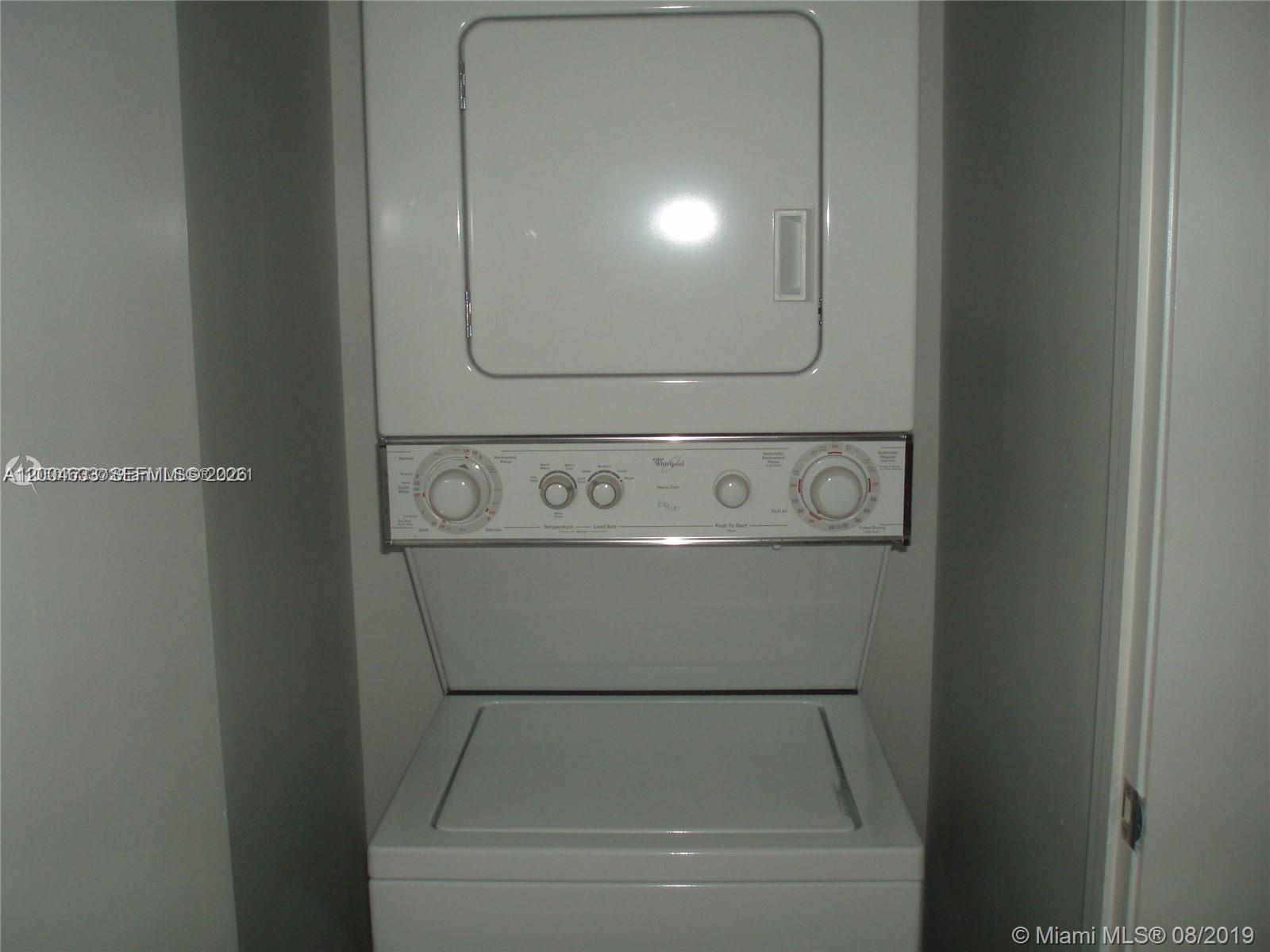 1060 Brickell Ave #1409, Miami FL 33131
