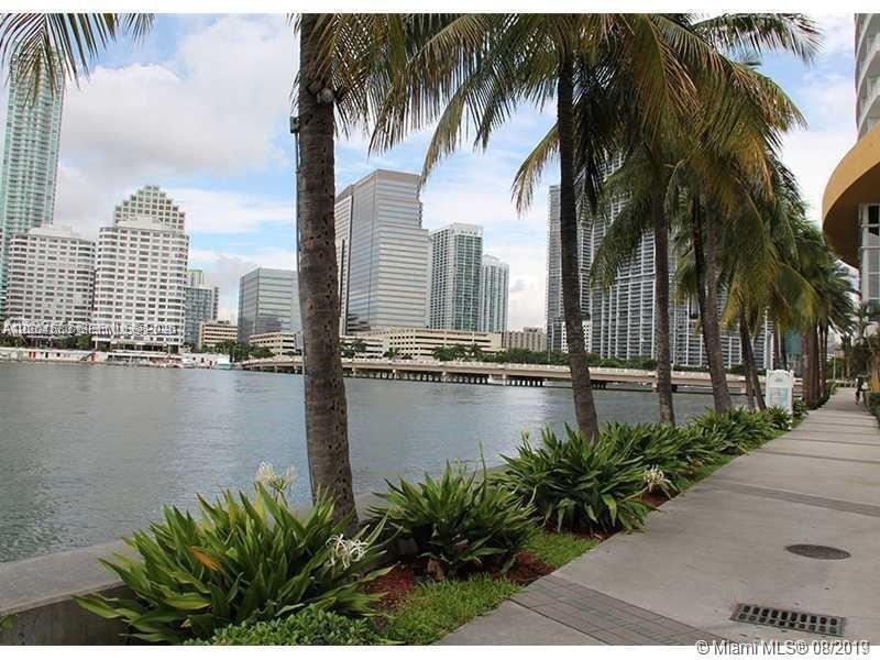 1060 Brickell Ave #1409, Miami FL 33131