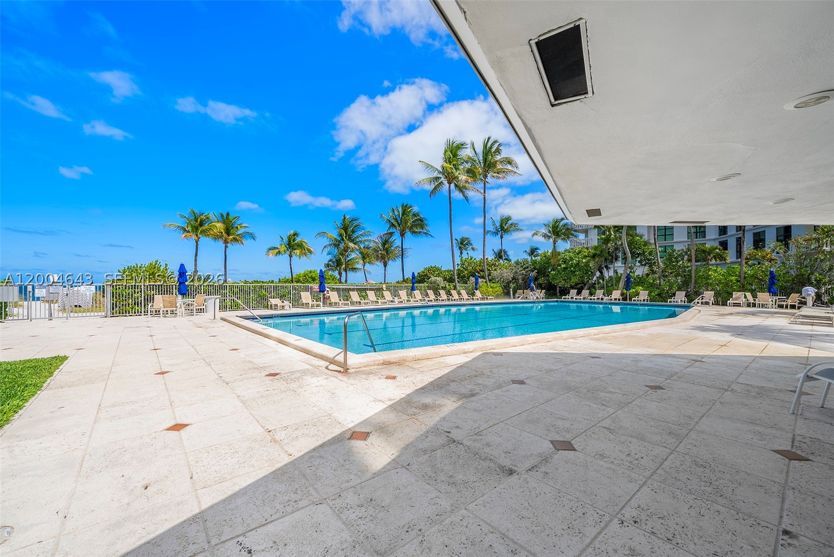 600 Grapetree Dr #3BS, Key Biscayne FL 33149