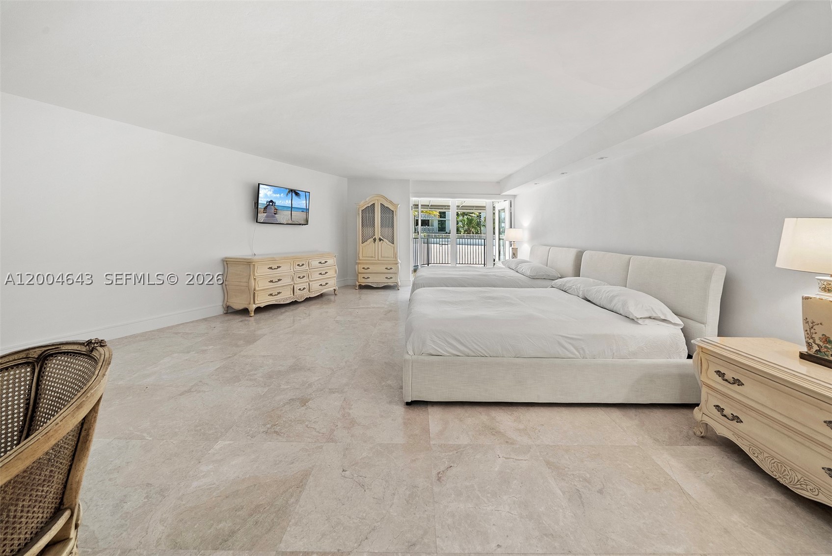 600 Grapetree Dr #3BS, Key Biscayne FL 33149