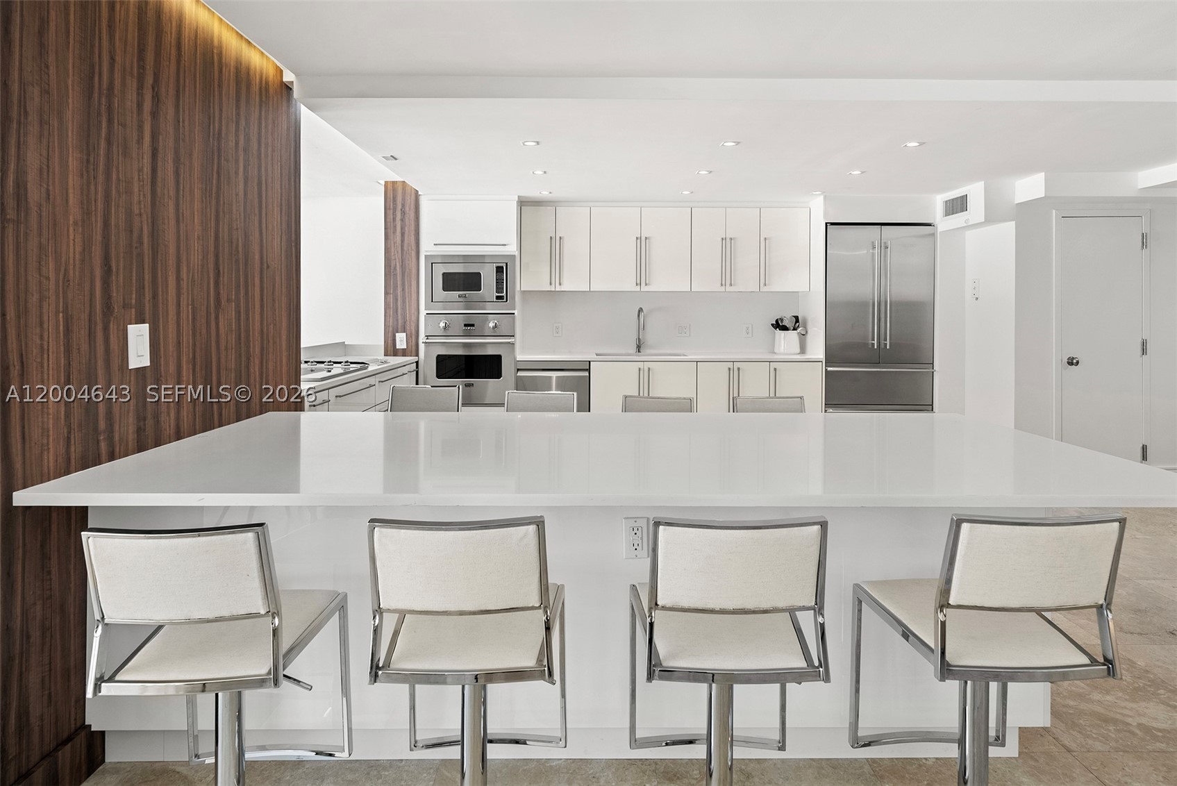 600 Grapetree Dr #3BS, Key Biscayne FL 33149