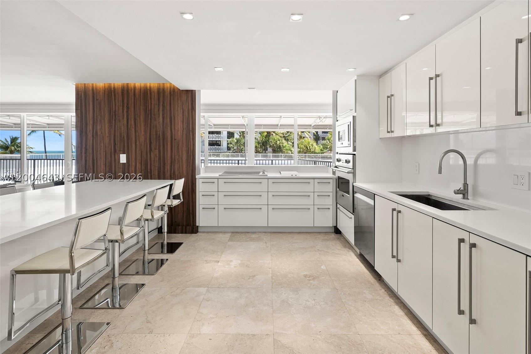 600 Grapetree Dr #3BS, Key Biscayne FL 33149