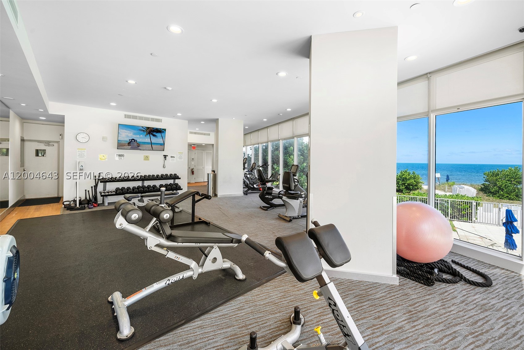 600 Grapetree Dr #3BS, Key Biscayne FL 33149