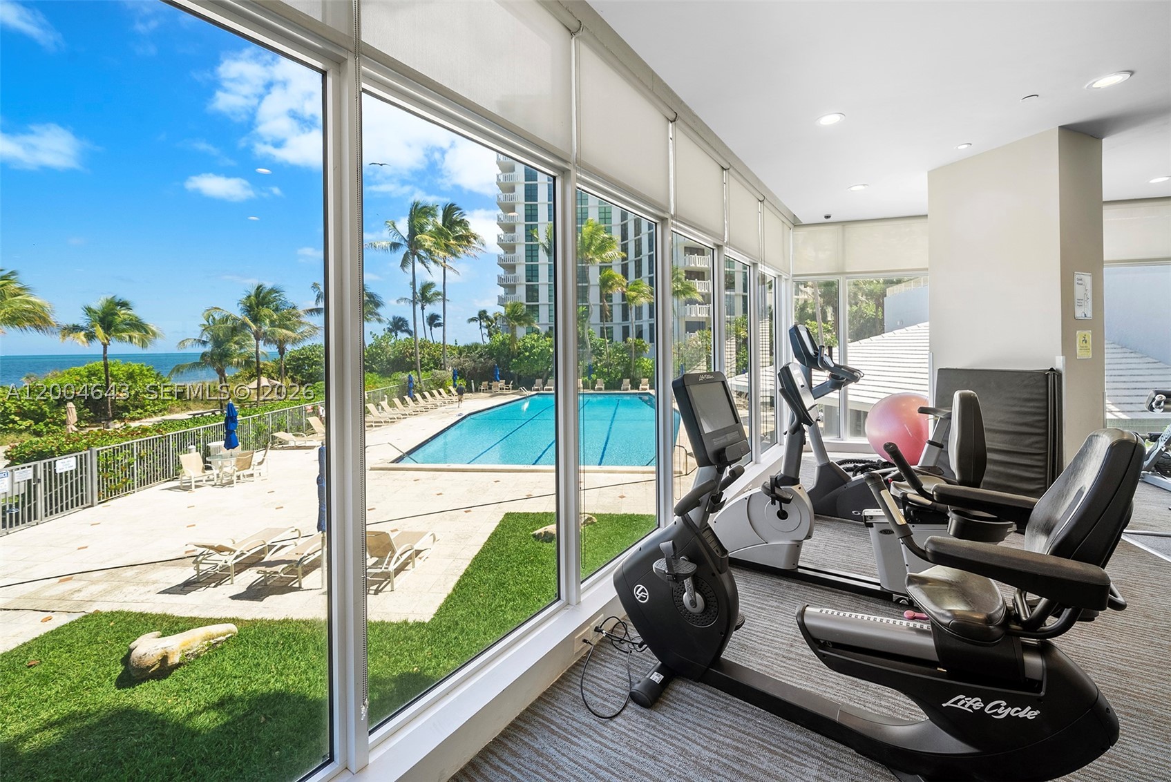 600 Grapetree Dr #3BS, Key Biscayne FL 33149