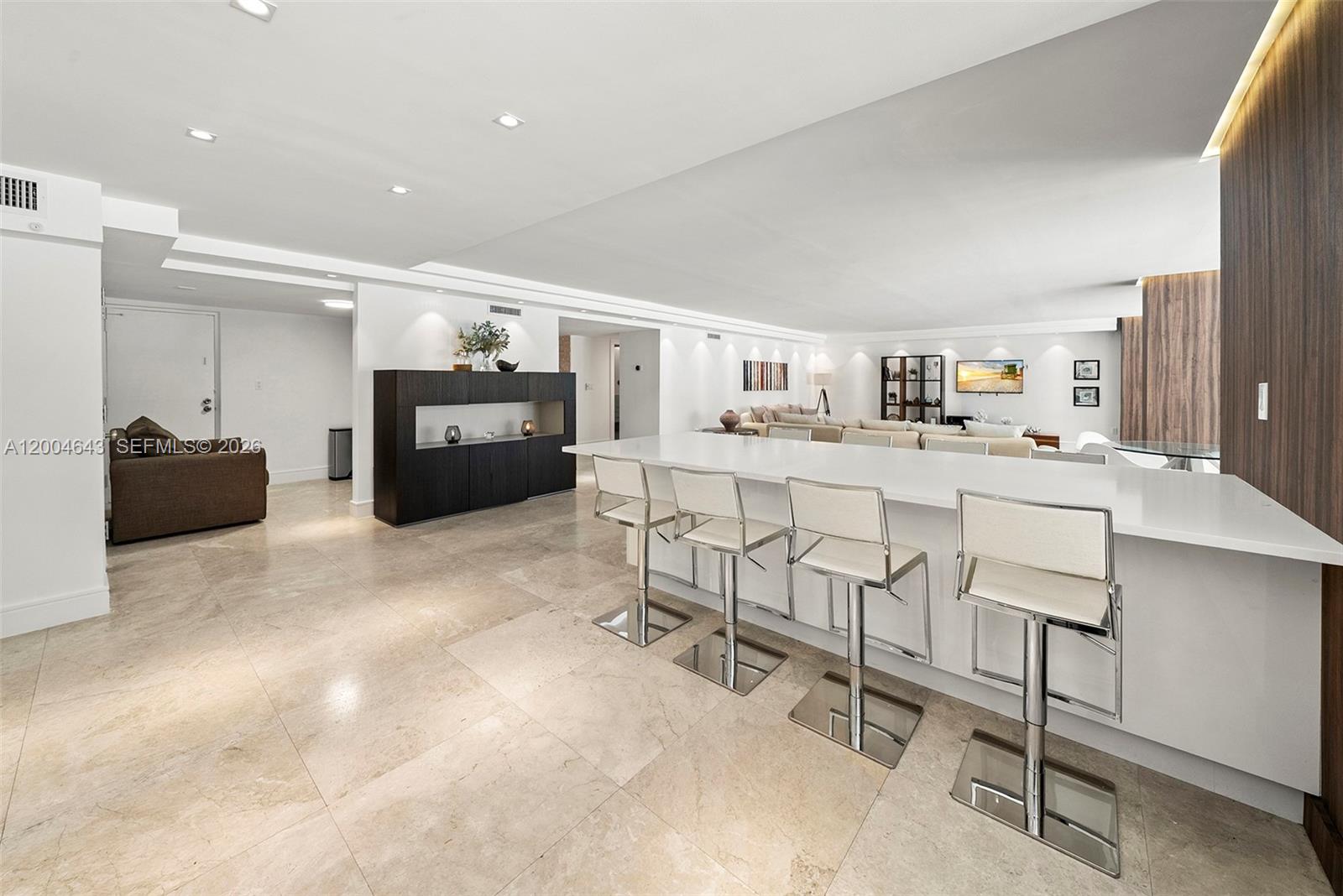 600 Grapetree Dr #3BS, Key Biscayne FL 33149