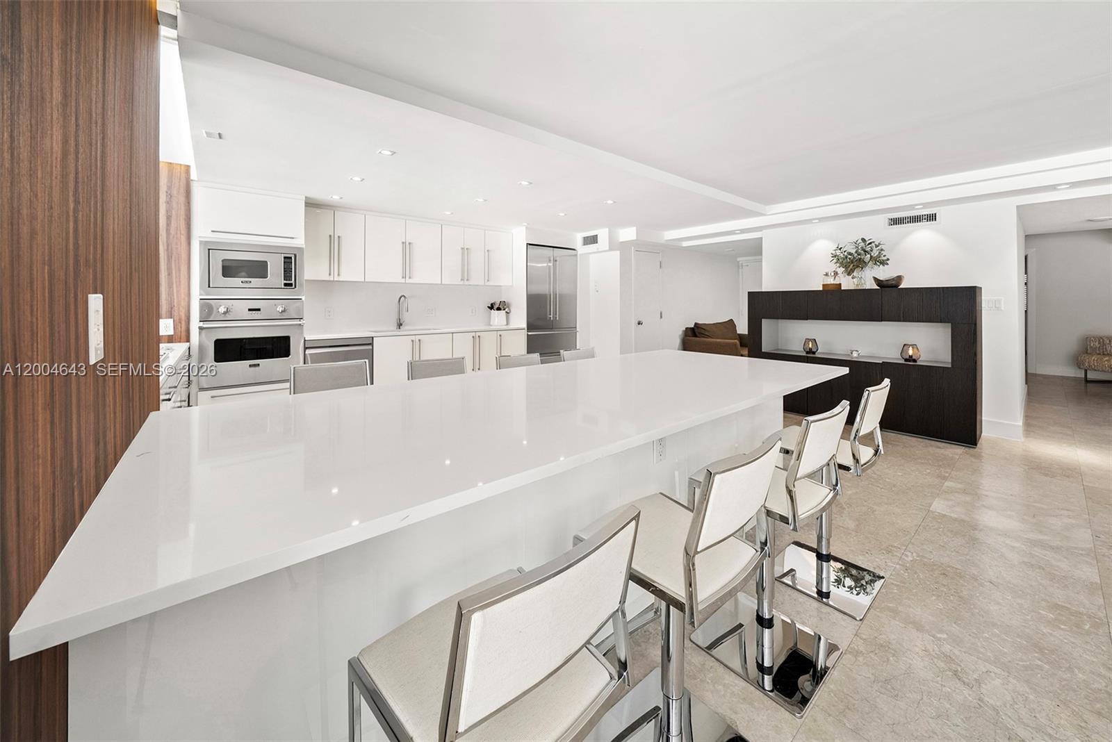 600 Grapetree Dr #3BS, Key Biscayne FL 33149