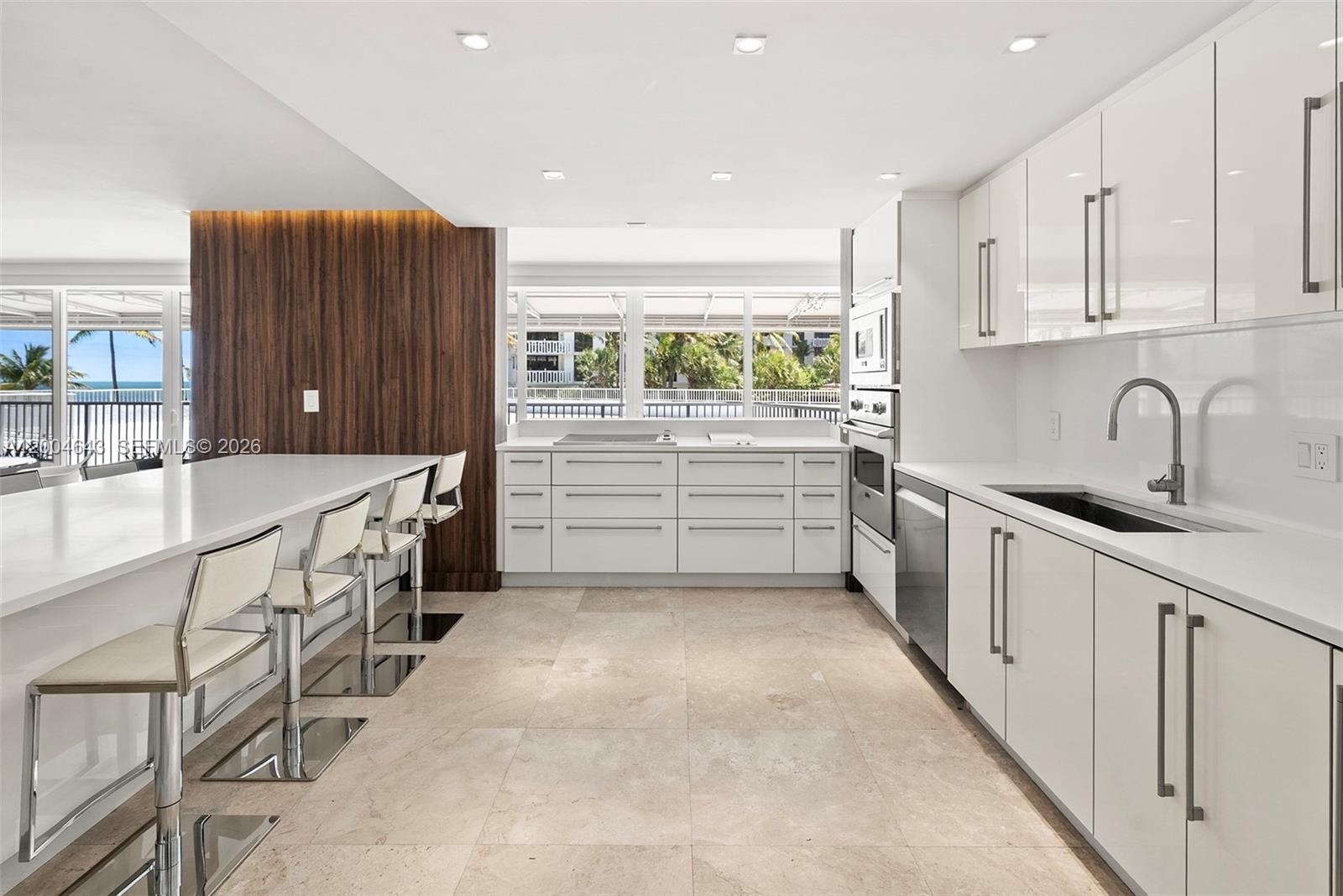 600 Grapetree Dr #3BS, Key Biscayne FL 33149