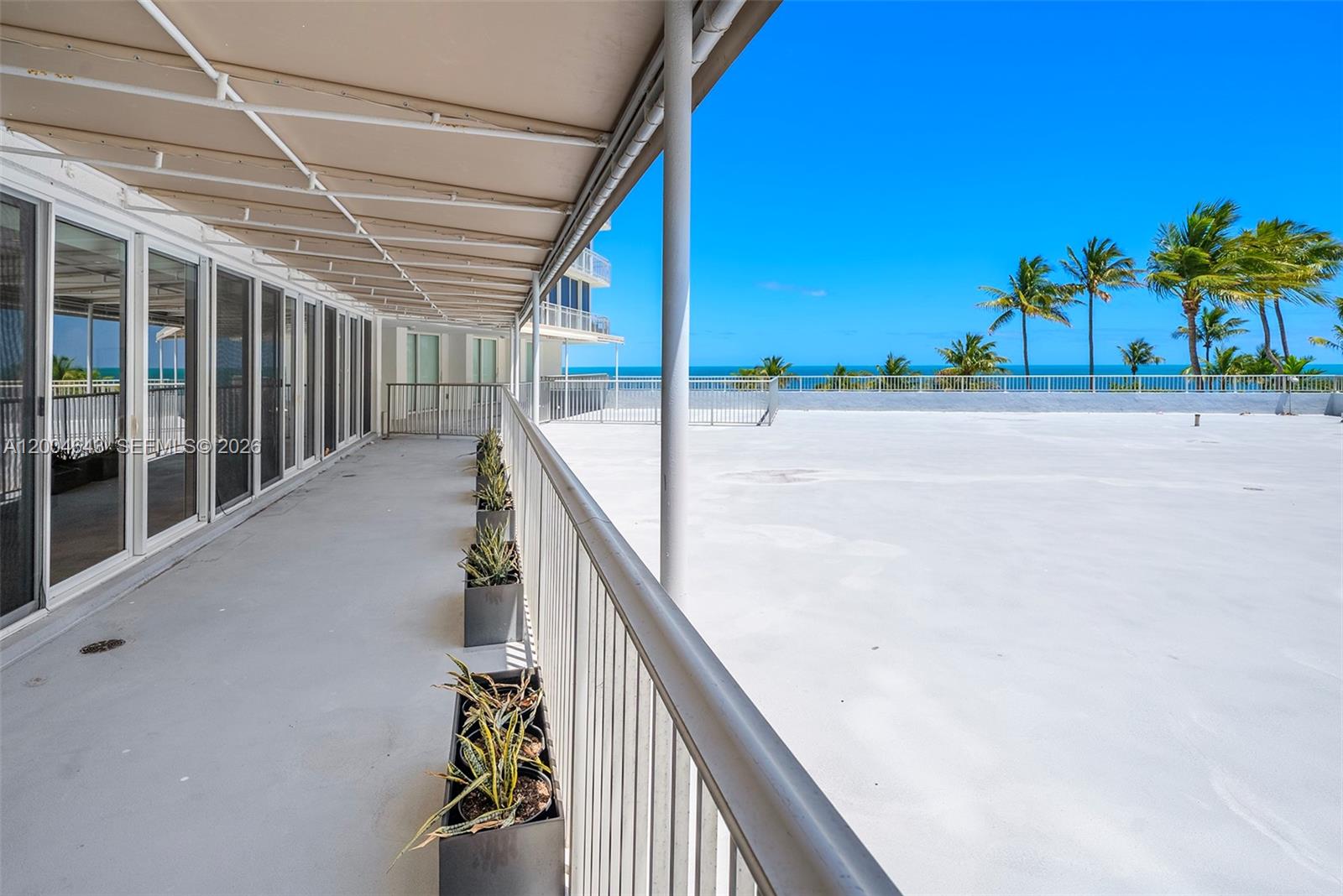 600 Grapetree Dr #3BS, Key Biscayne FL 33149
