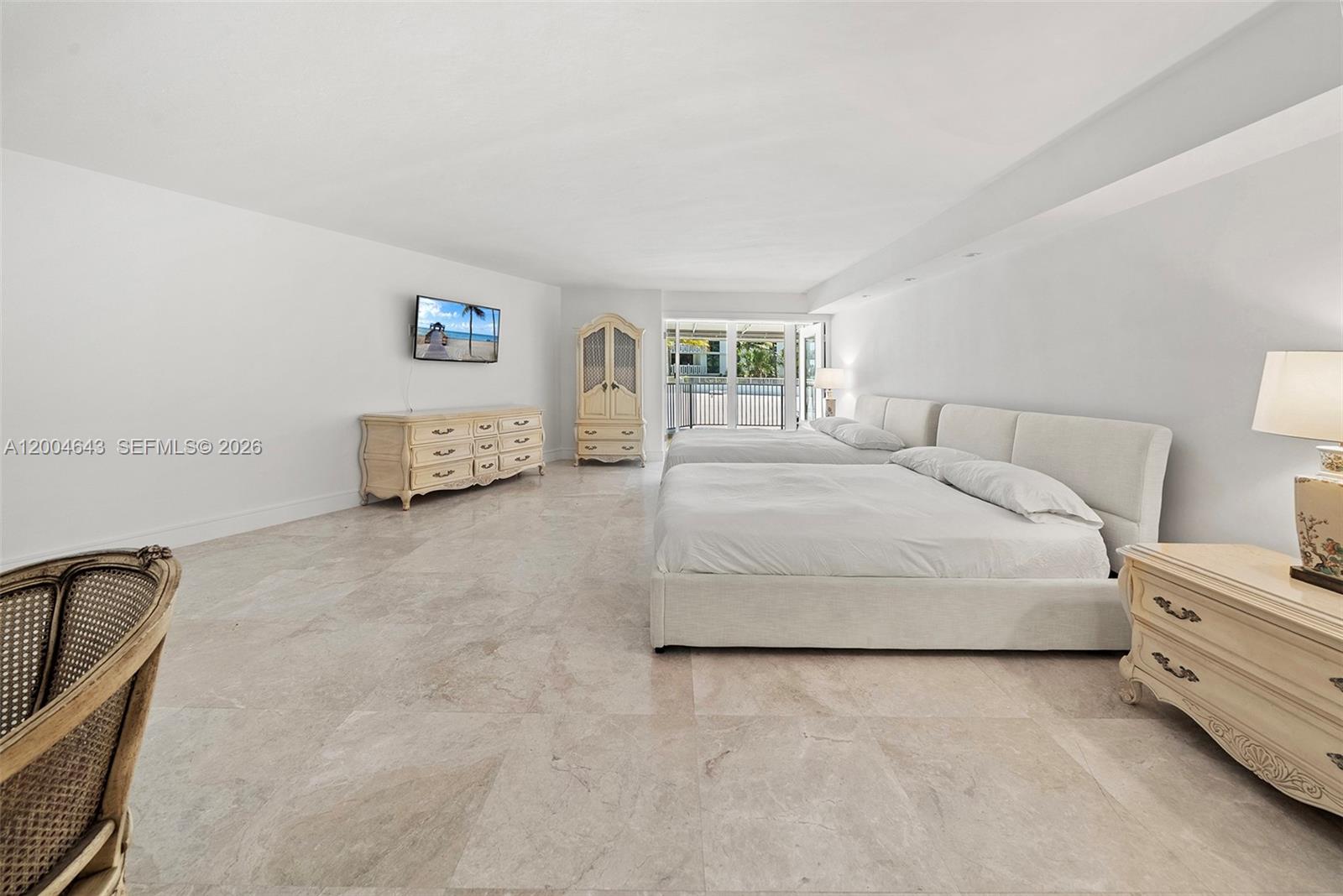 600 Grapetree Dr #3BS, Key Biscayne FL 33149