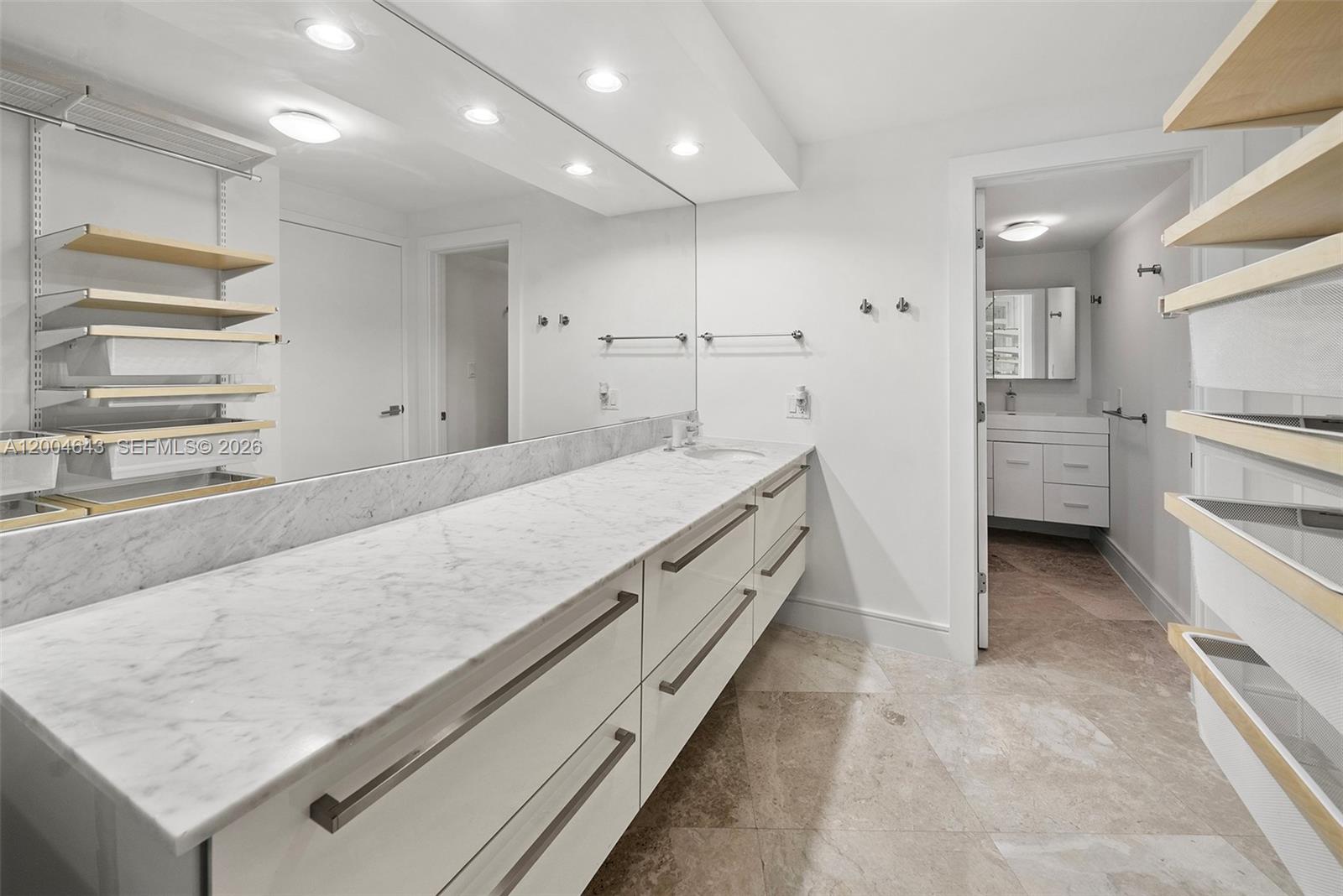 600 Grapetree Dr #3BS, Key Biscayne FL 33149
