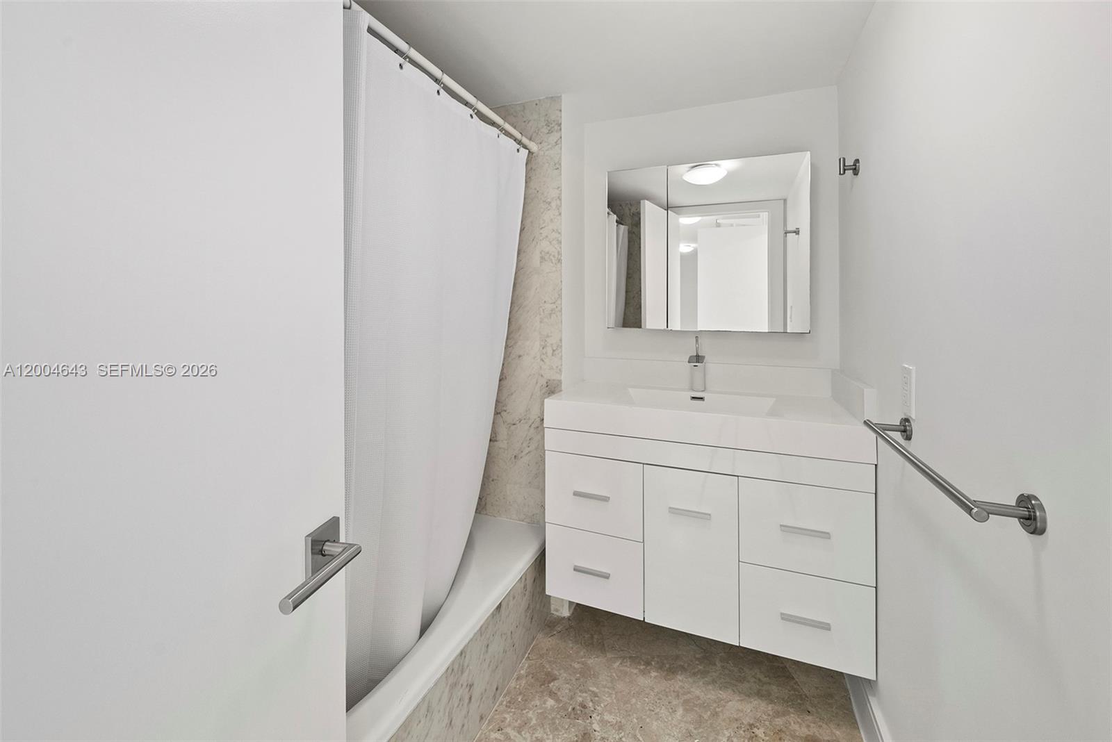 600 Grapetree Dr #3BS, Key Biscayne FL 33149