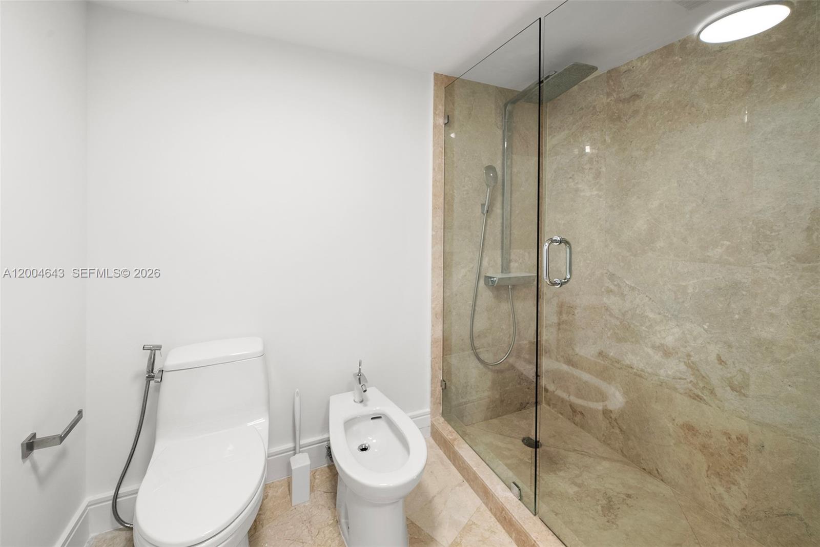 600 Grapetree Dr #3BS, Key Biscayne FL 33149