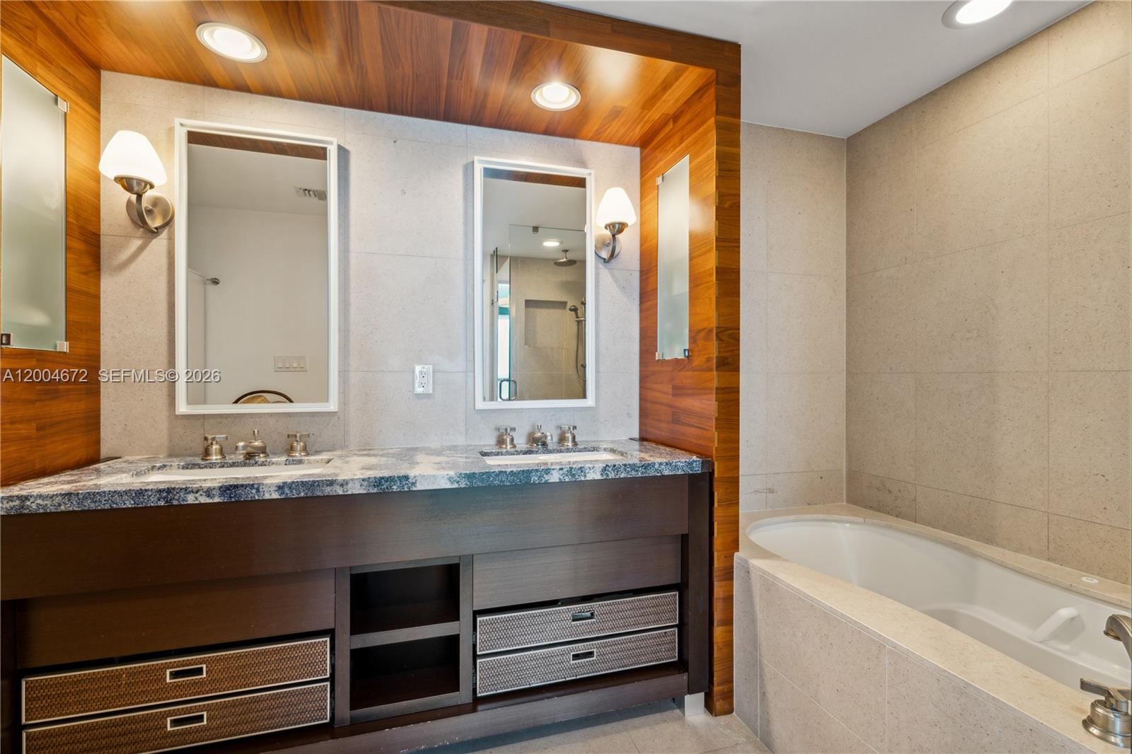 6799 Collins Ave #1602, Miami Beach FL 33141
