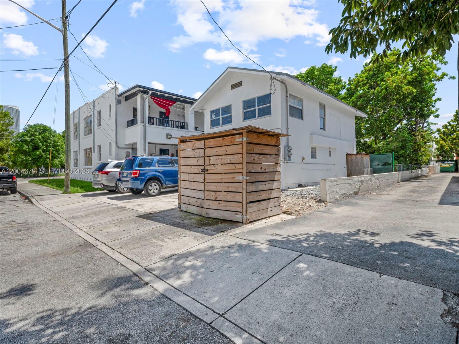500 SW 8th AVE, Miami FL 33130