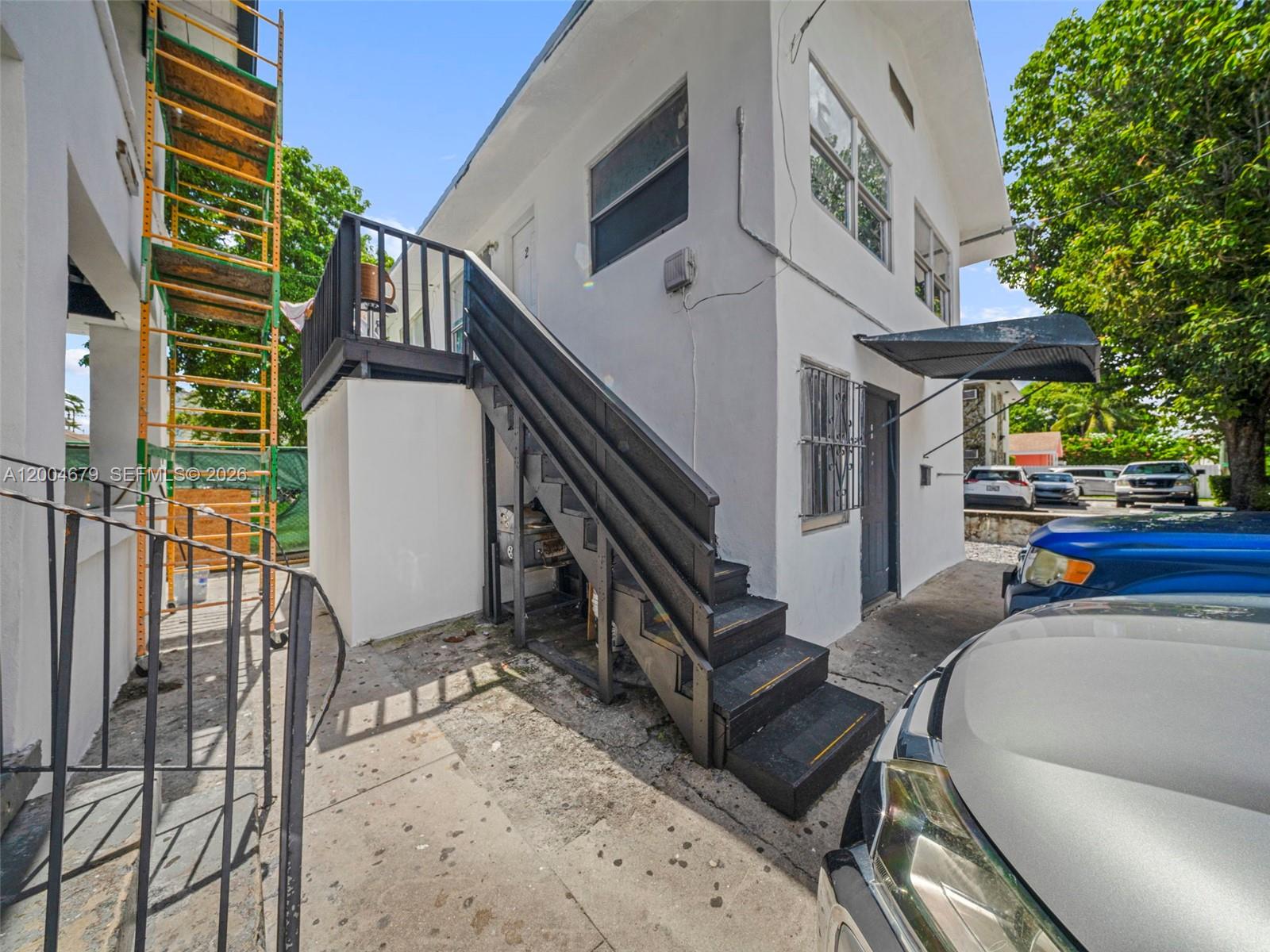 500 SW 8th AVE, Miami FL 33130