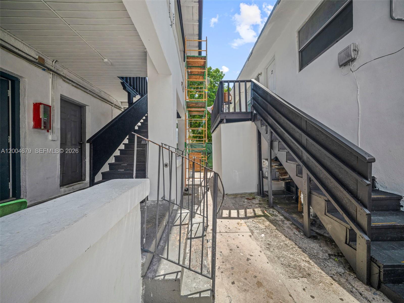 500 SW 8th AVE, Miami FL 33130