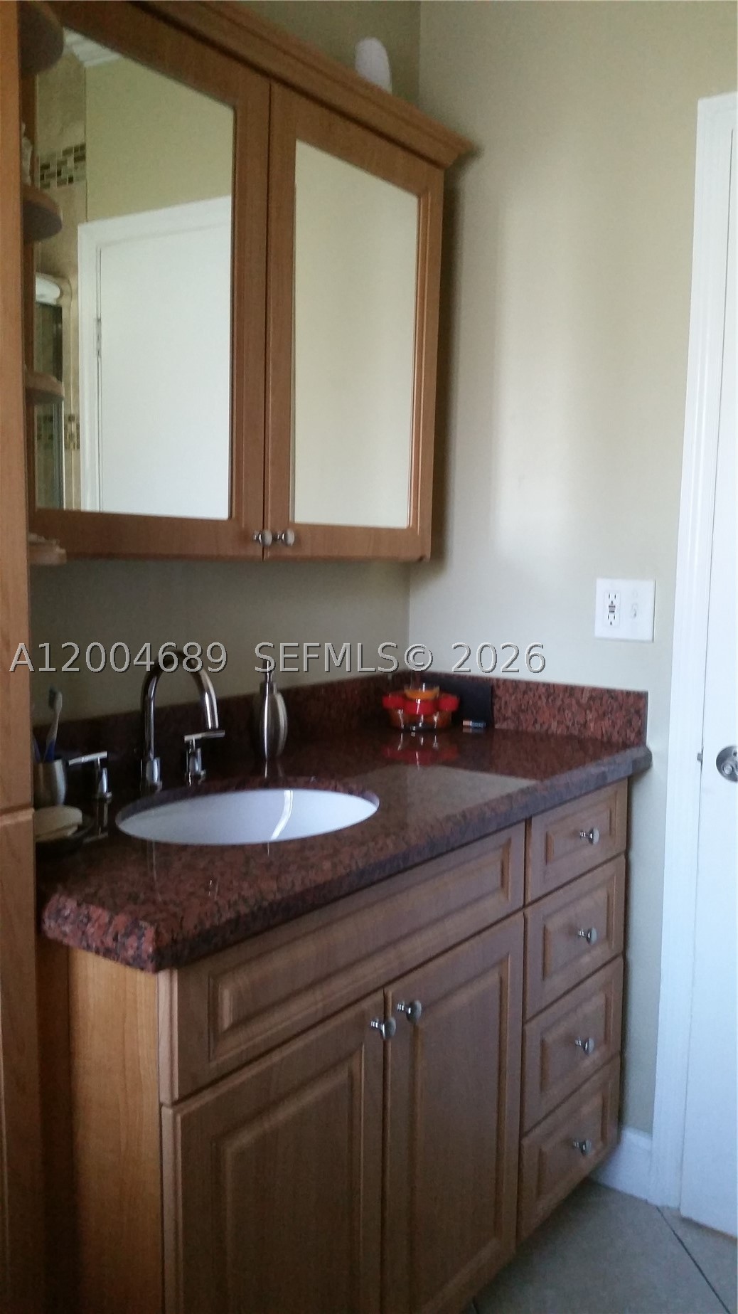 6021 SW 62nd Pl, South Miami FL 33143
