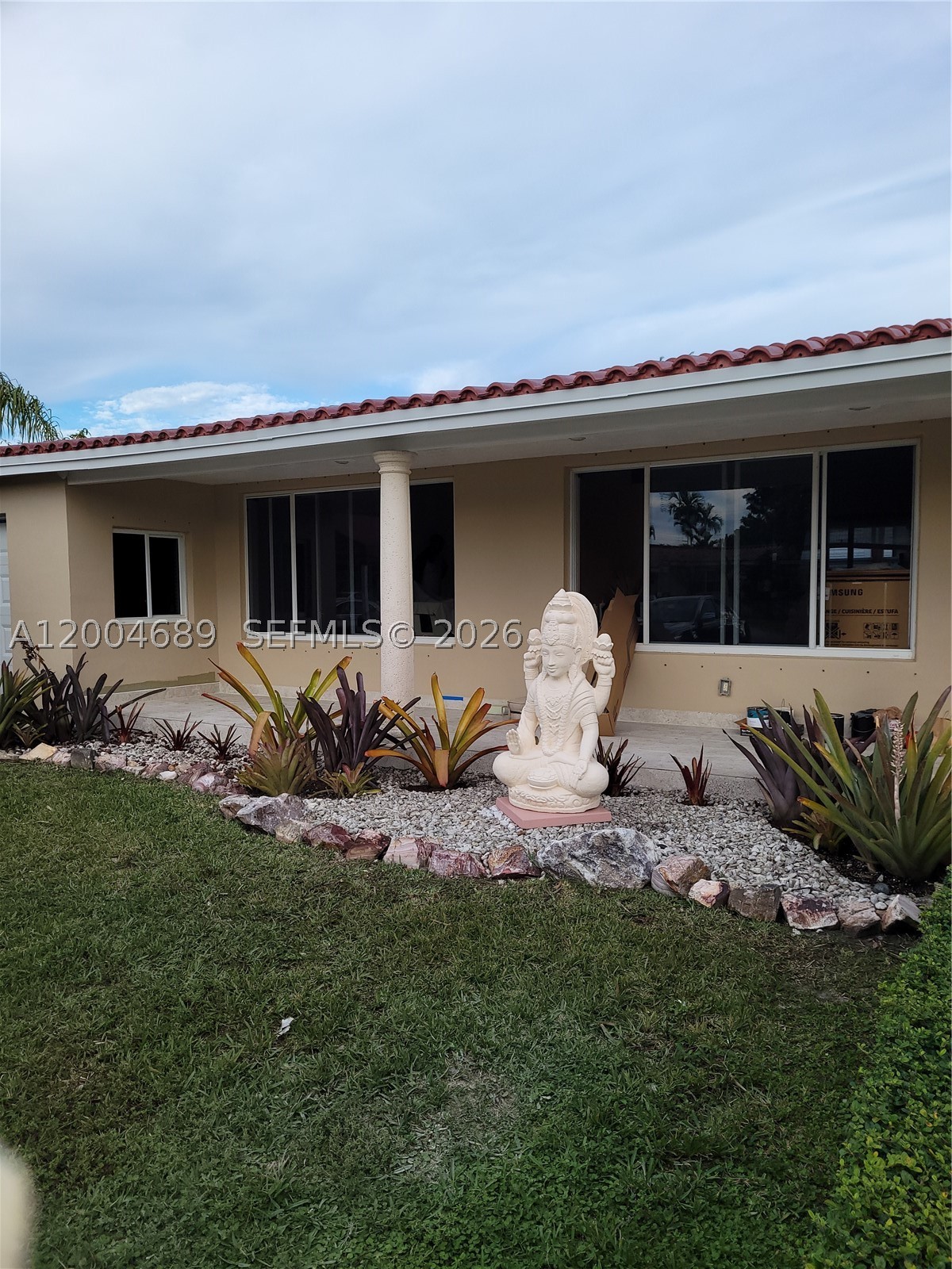 6021 SW 62nd Pl, South Miami FL 33143