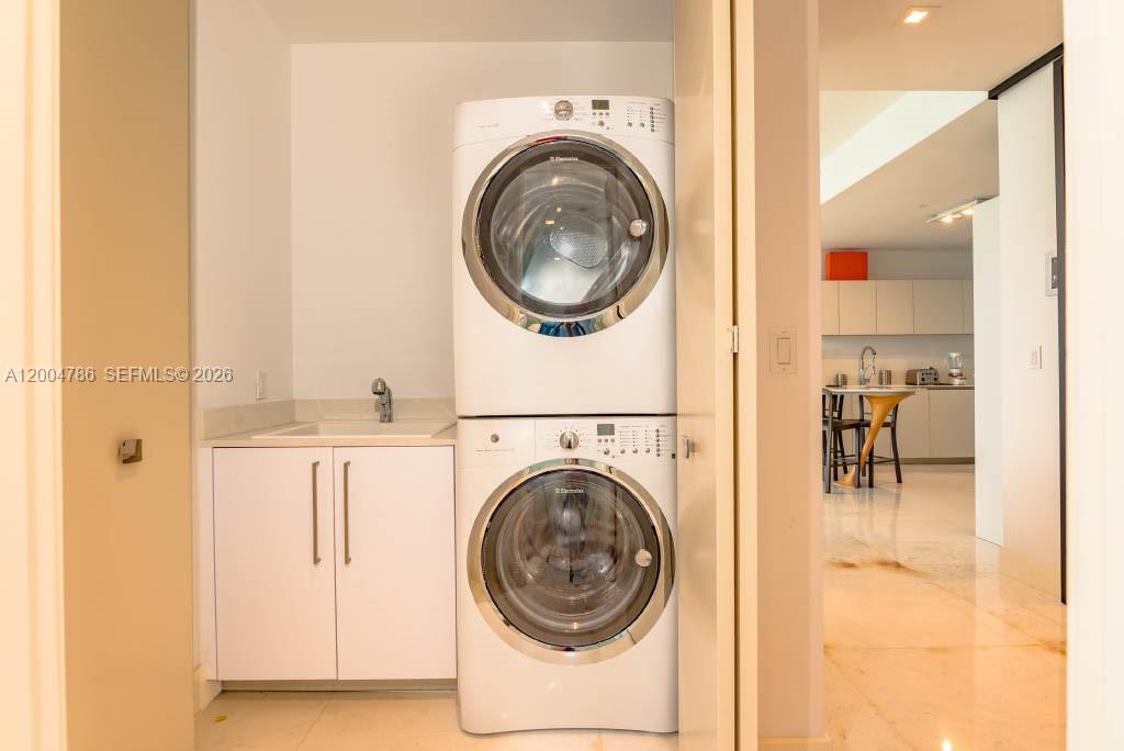 16901 Collins Ave #1404, Sunny Isles Beach FL 33160