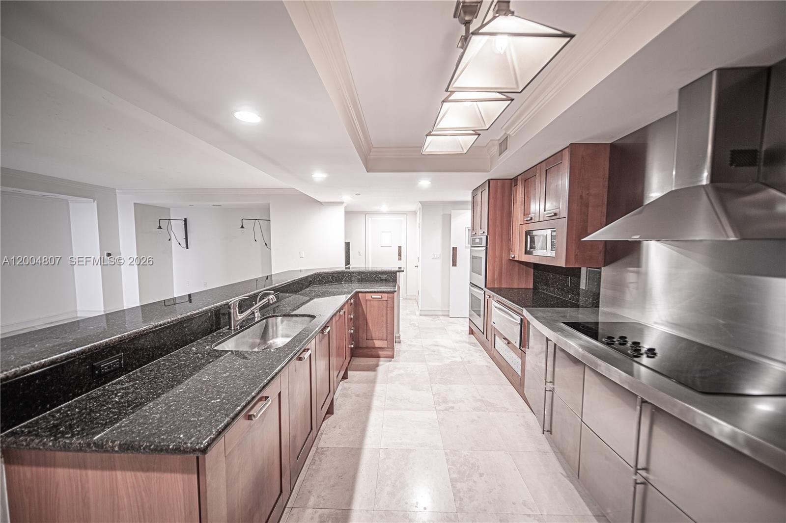 20201 E Country Club Dr #2806/07, Aventura FL 33180