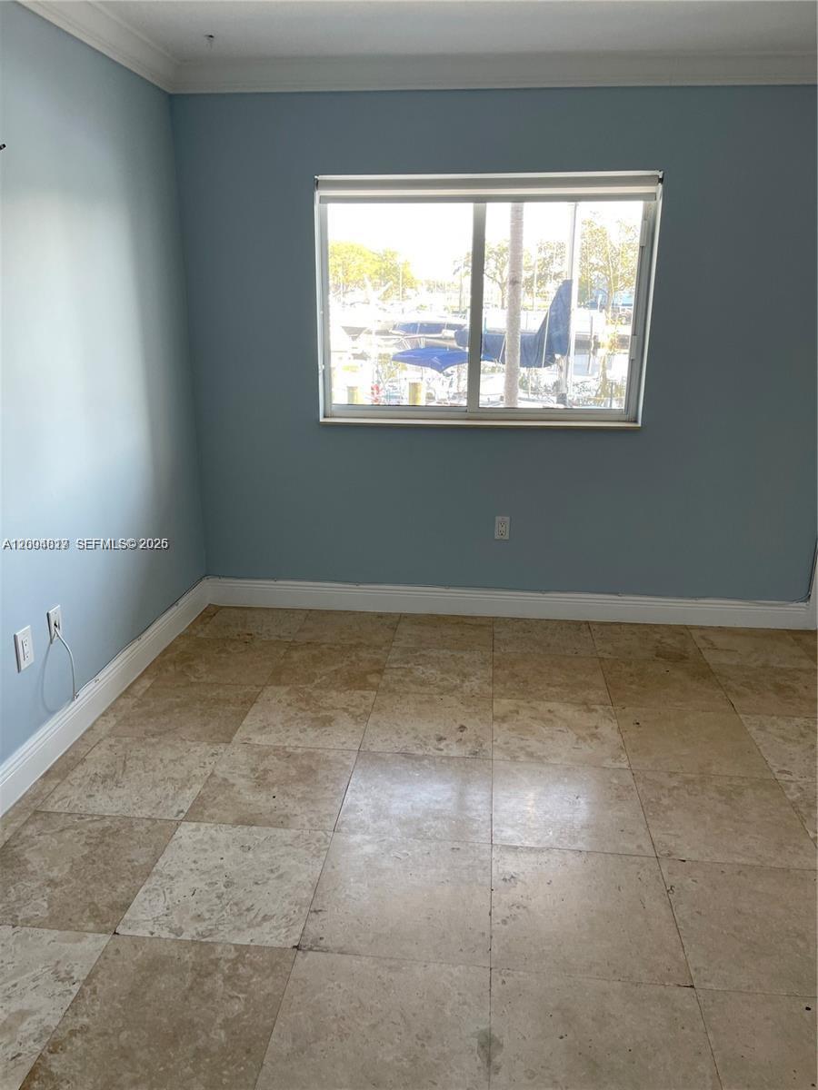 2415 NW 16th St Rd #102, Miami FL 33125