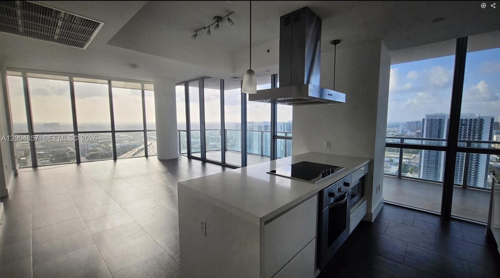 1100 Biscayne Blvd #3708, Miami FL 33132