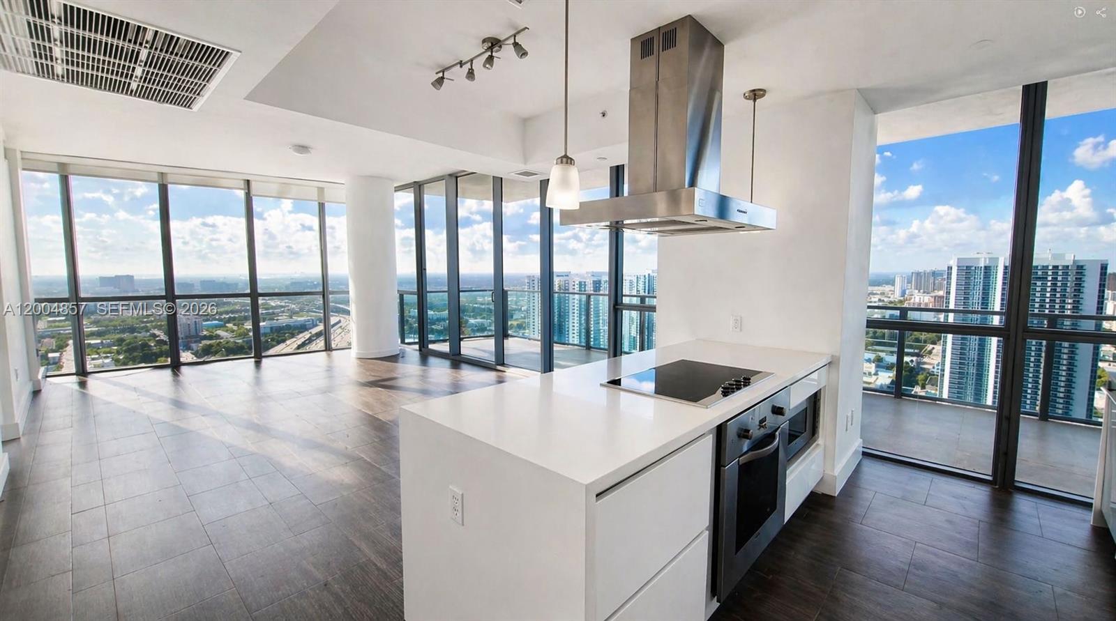 1100 Biscayne Blvd #3708, Miami FL 33132