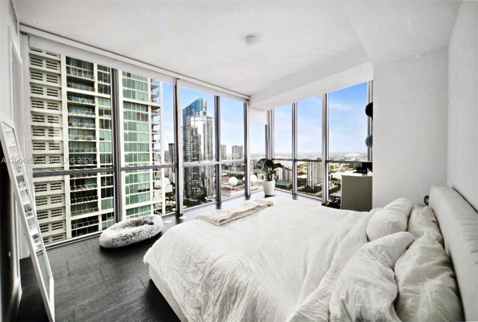 1100 Biscayne Blvd #3708, Miami FL 33132