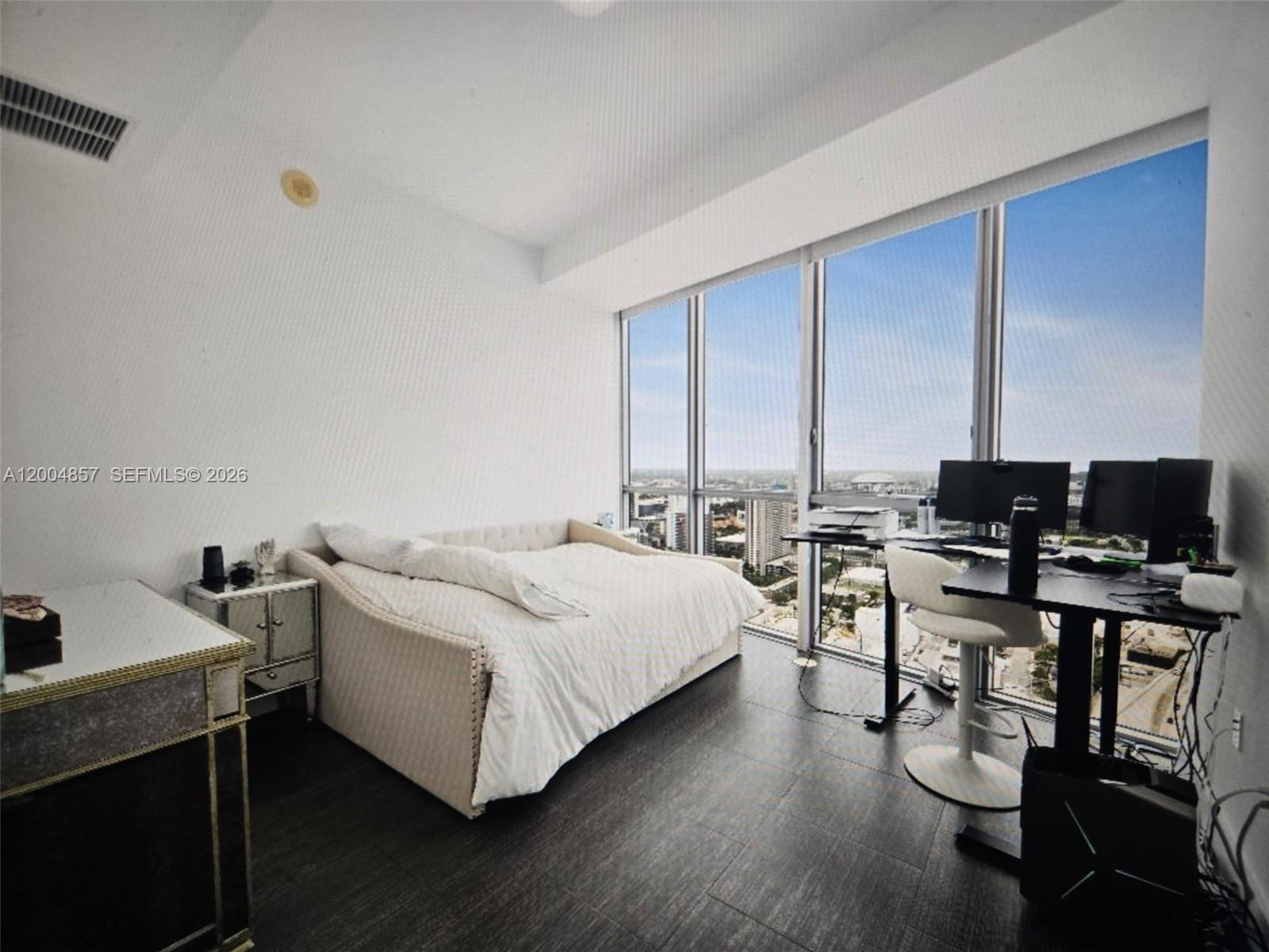 1100 Biscayne Blvd #3708, Miami FL 33132