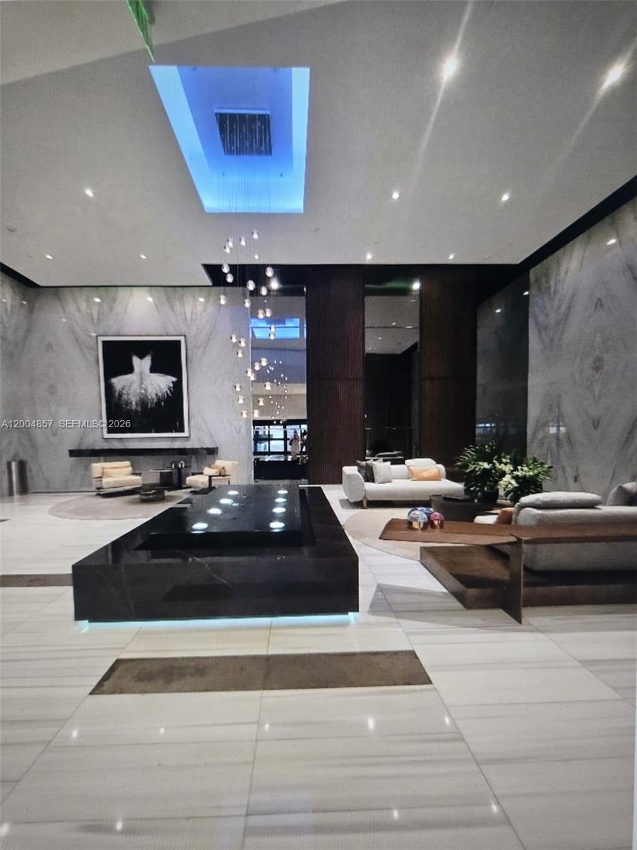 1100 Biscayne Blvd #3708, Miami FL 33132