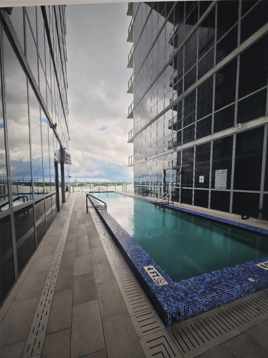 1100 Biscayne Blvd #3708, Miami FL 33132