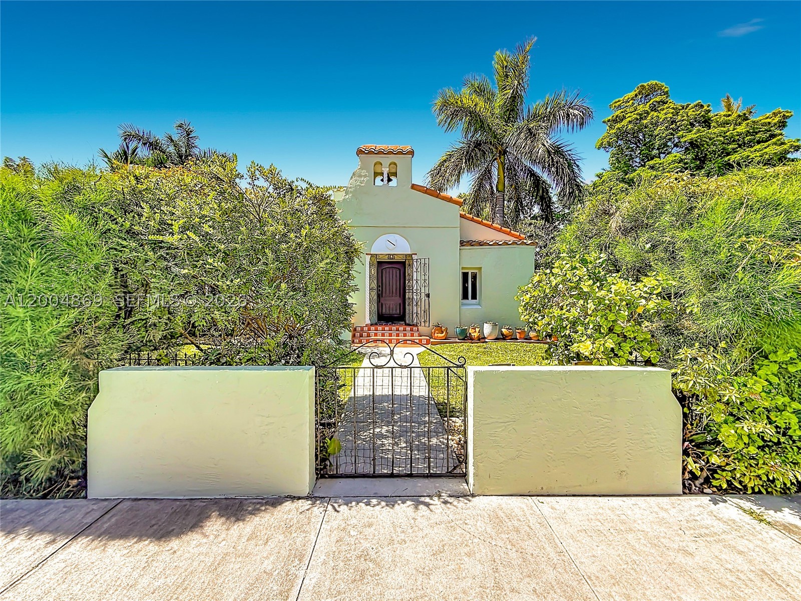 1029 Harrison St, Hollywood FL 33019