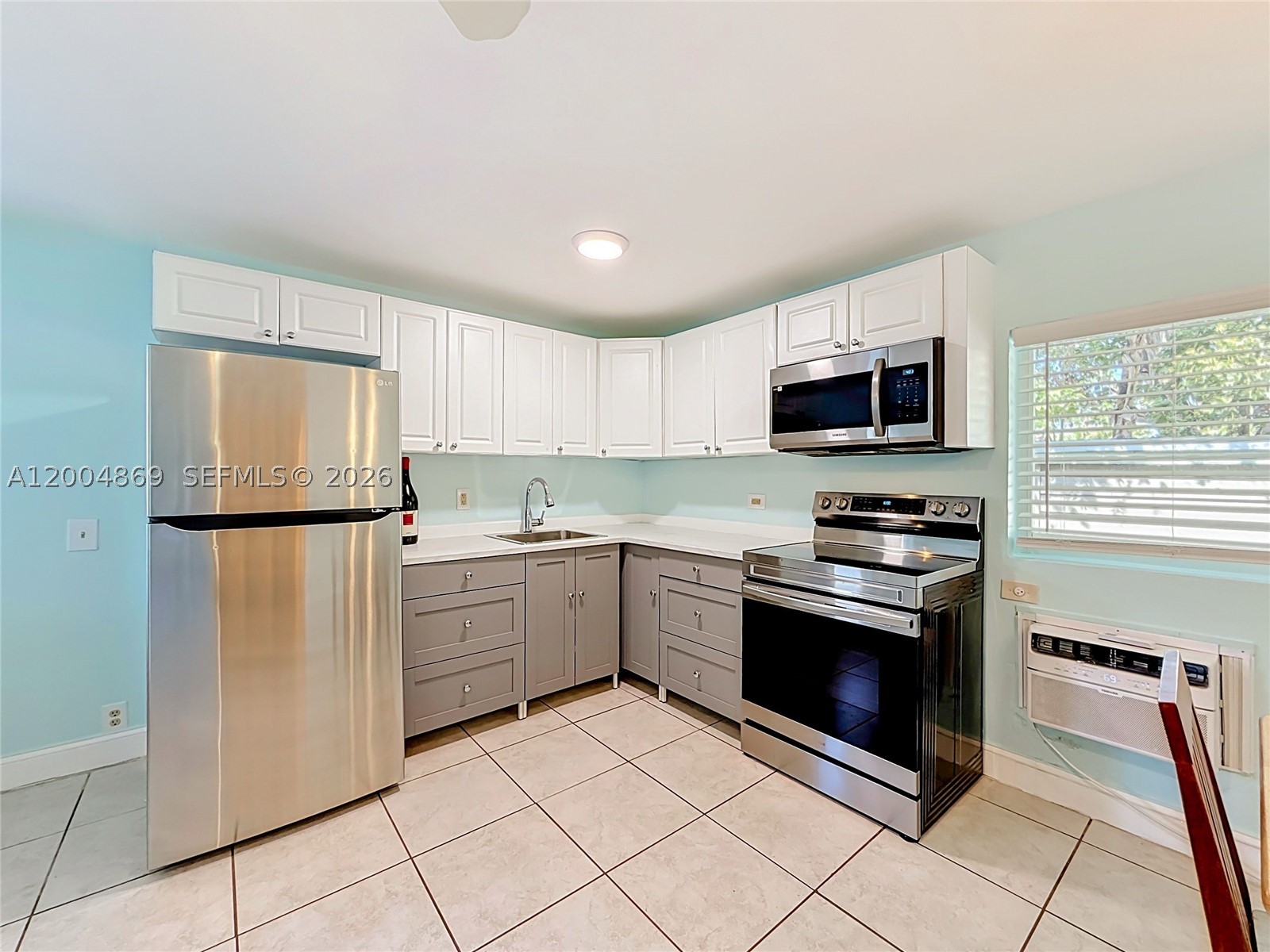 1029 Harrison St, Hollywood FL 33019