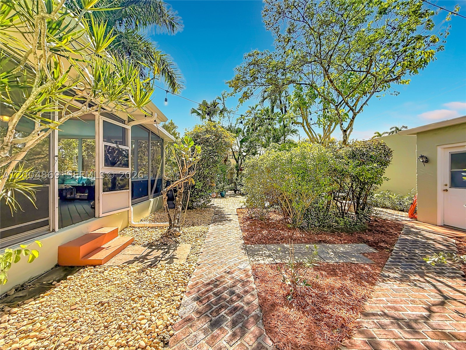 1029 Harrison St, Hollywood FL 33019