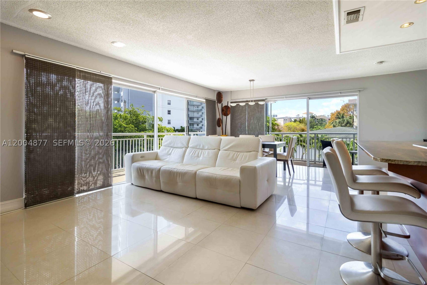 126 Golden Isles Dr #32A, Hallandale Beach FL 33009