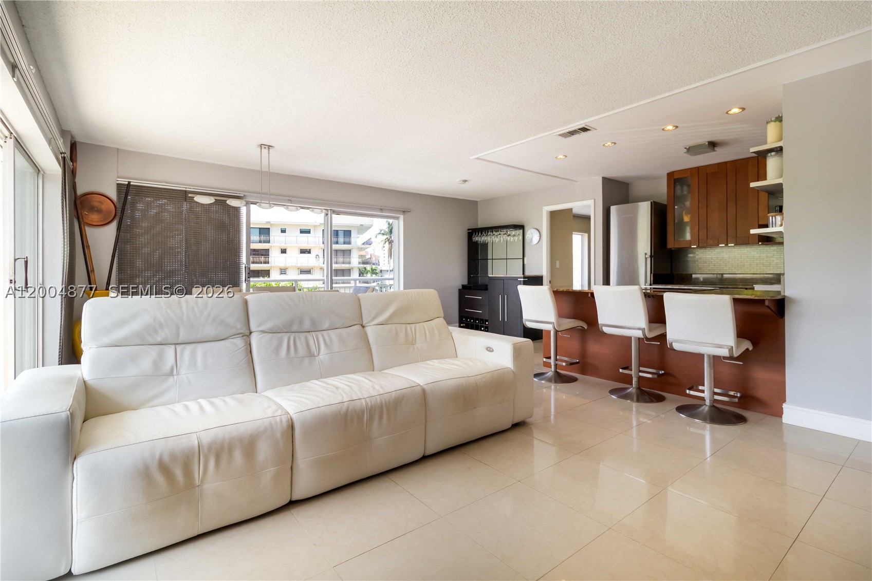 126 Golden Isles Dr #32A, Hallandale Beach FL 33009